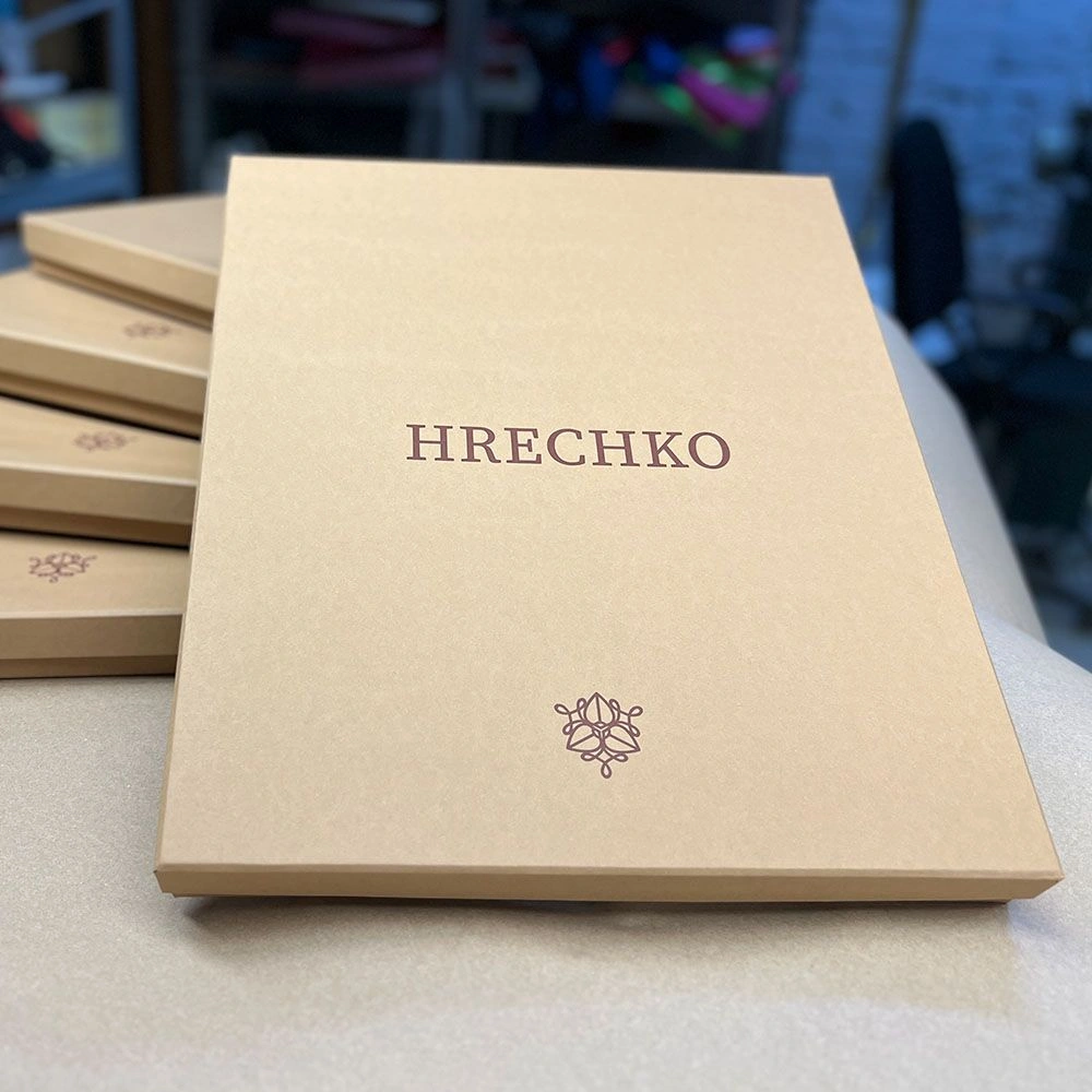 Коробки для одягу з логотипом Hrechko