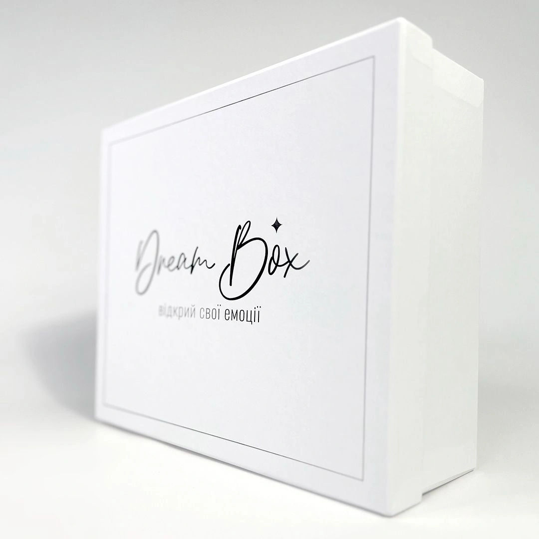Біла коробка для подарунків з лого Dream Box