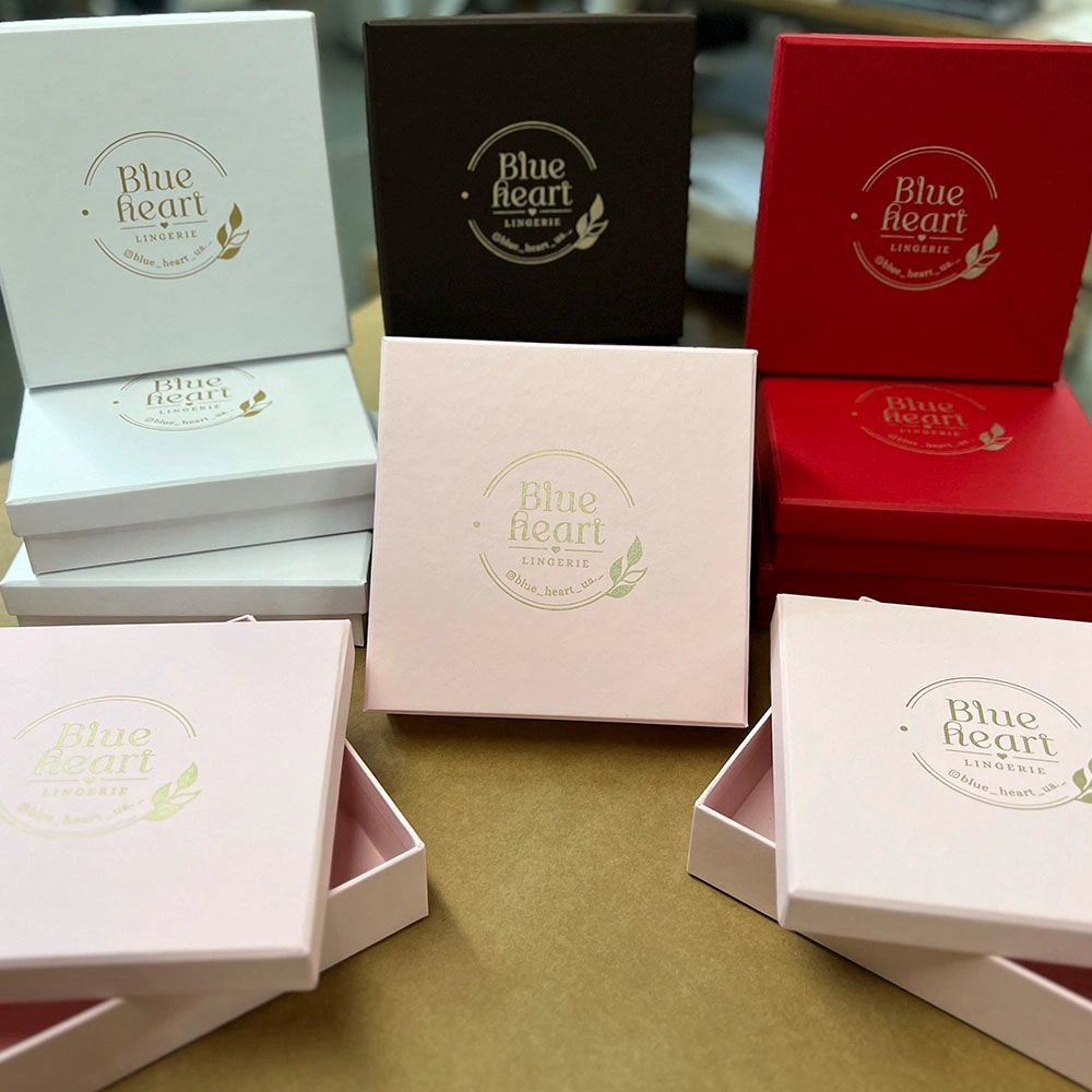 Коробки для жіночої білизни
