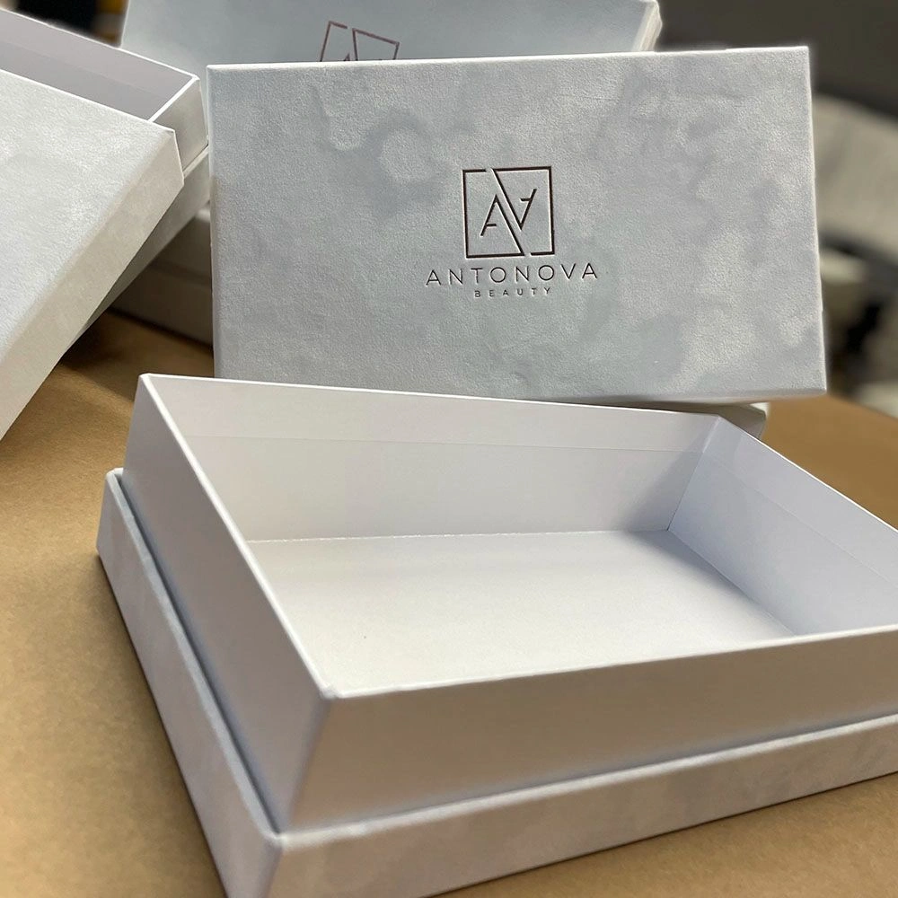 Коробки его для косметики з логотипом Antonova