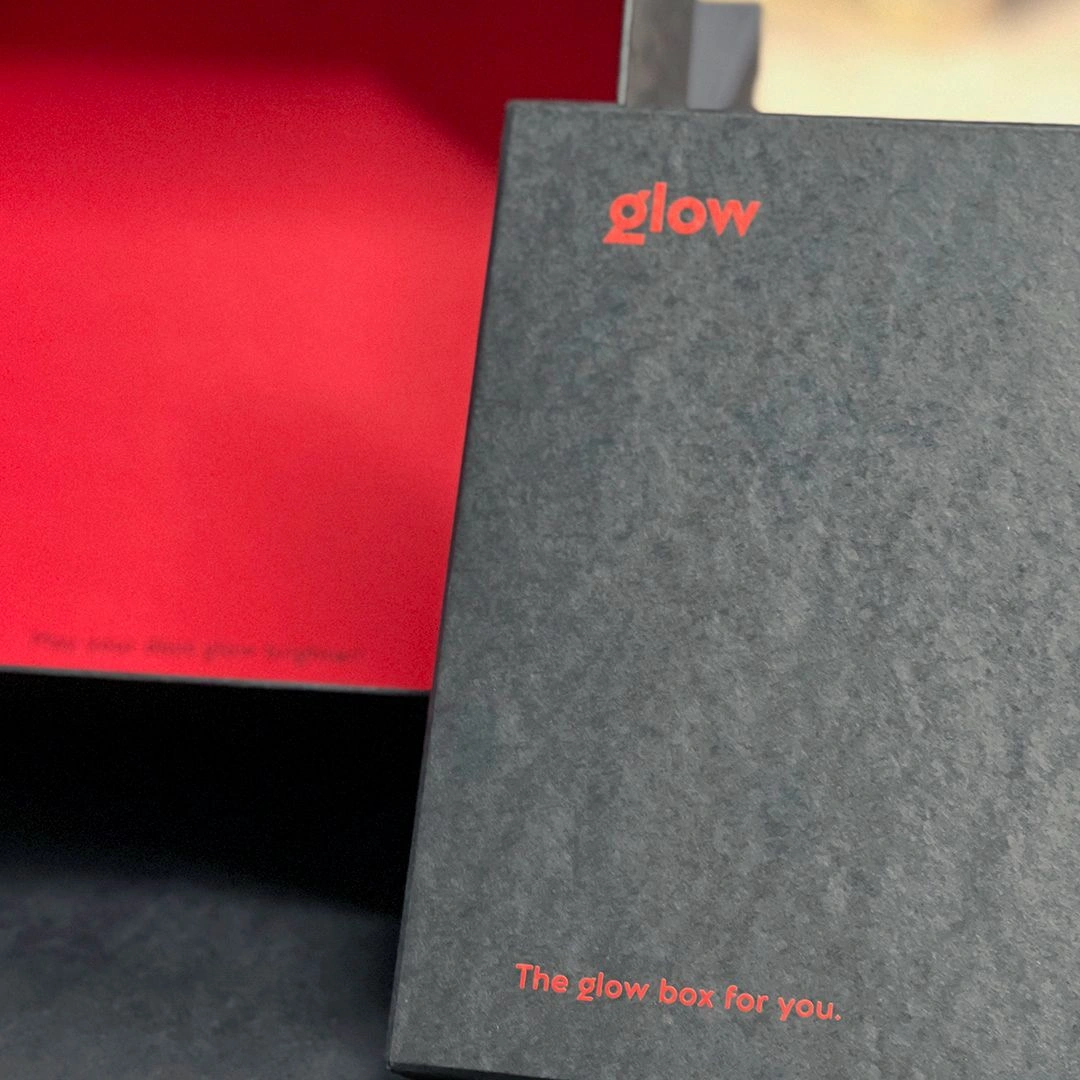 Чорно-червоні коробки кришка-дно Glow