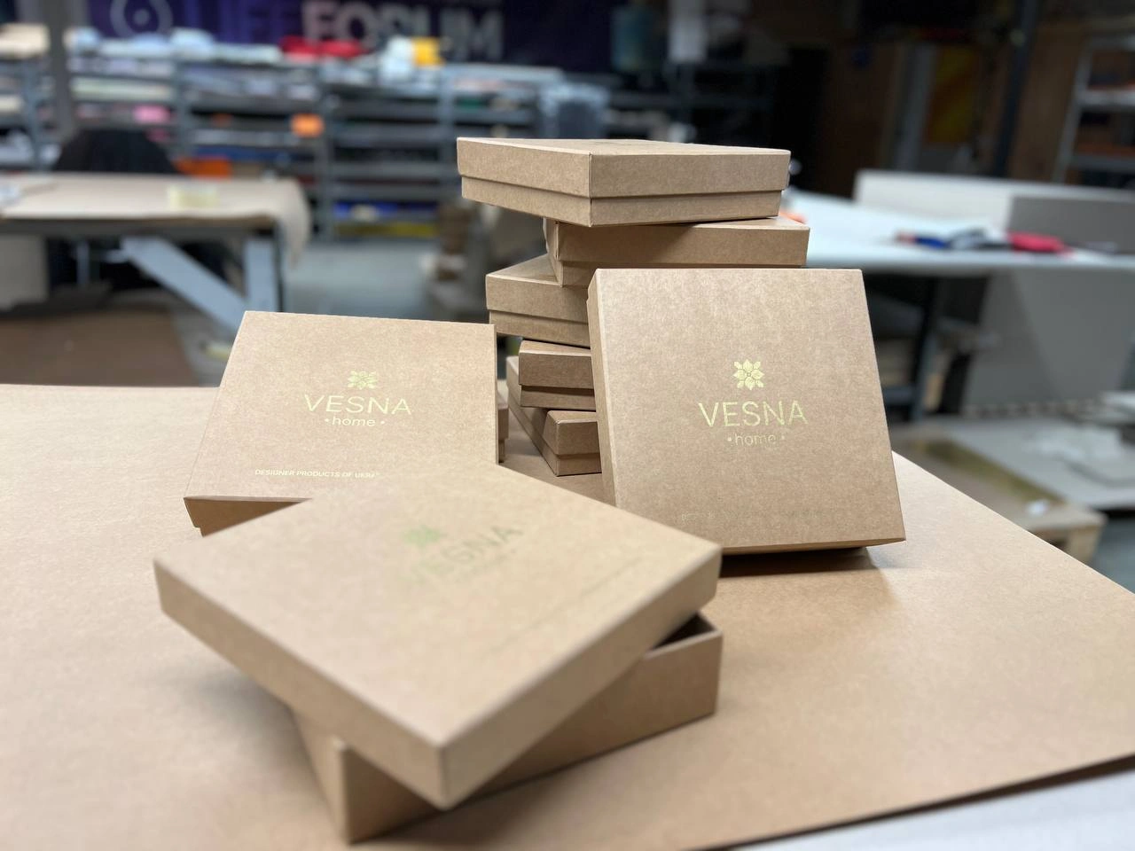 Коробки з крафтового паперу