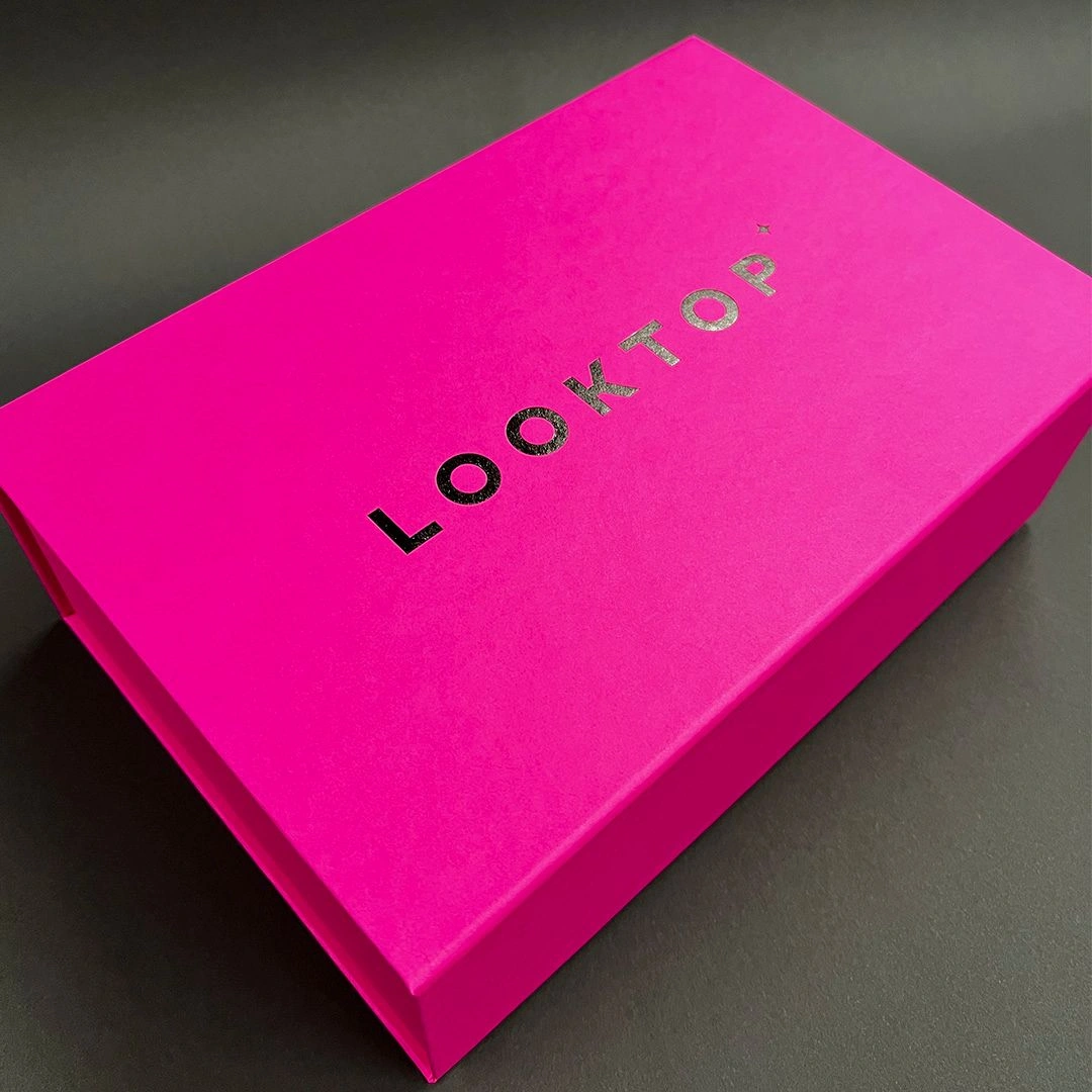 Рожева коробка з логотипом Looktop