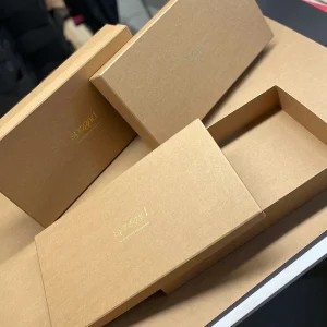 Упаковка для одягу з крафт паперу Spogad