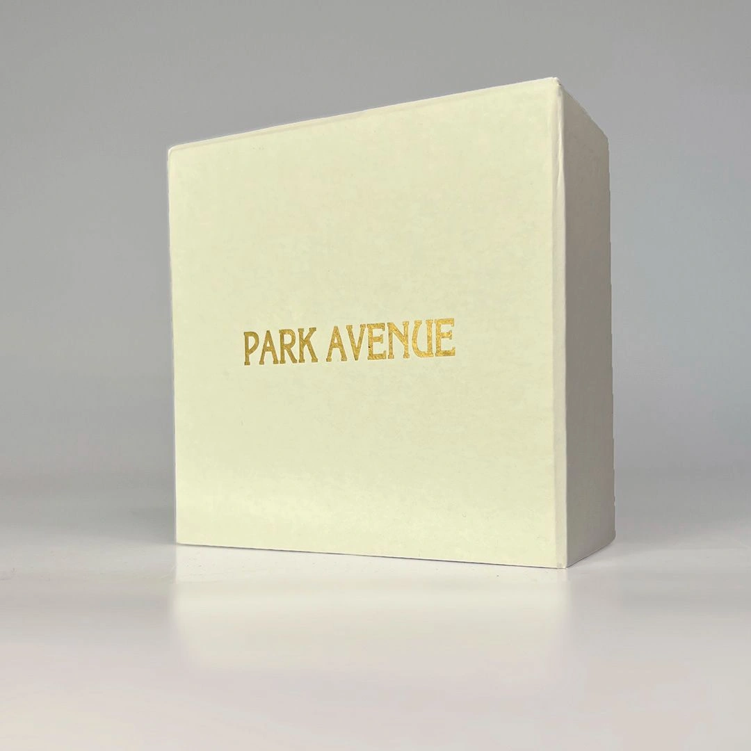 Коробка бежева з логотипом Park Avenue