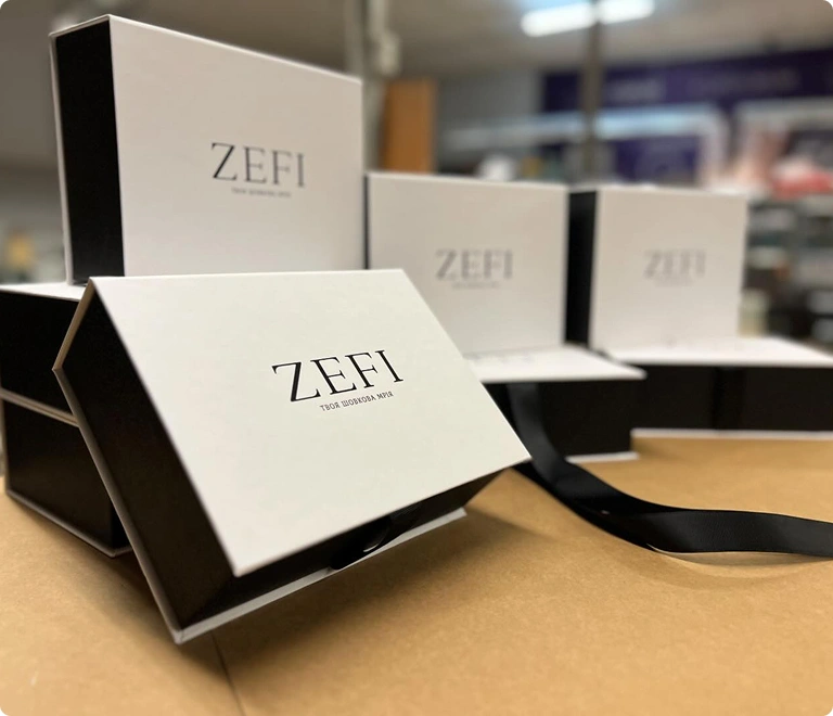 Коробки с атласными лентами