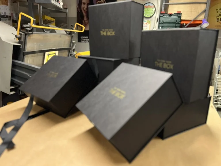Упаковка для подарункових боксів The Box