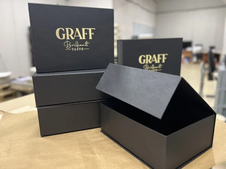 Чорні коробки для подарункових боксів Graff