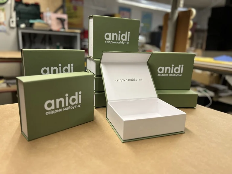 Пакування для презентації продукту Anidi