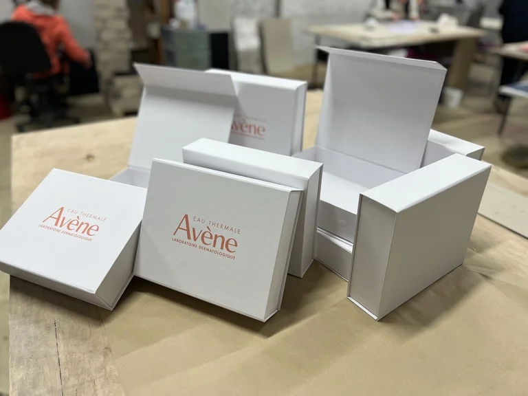 Упаковка для косметики Avene