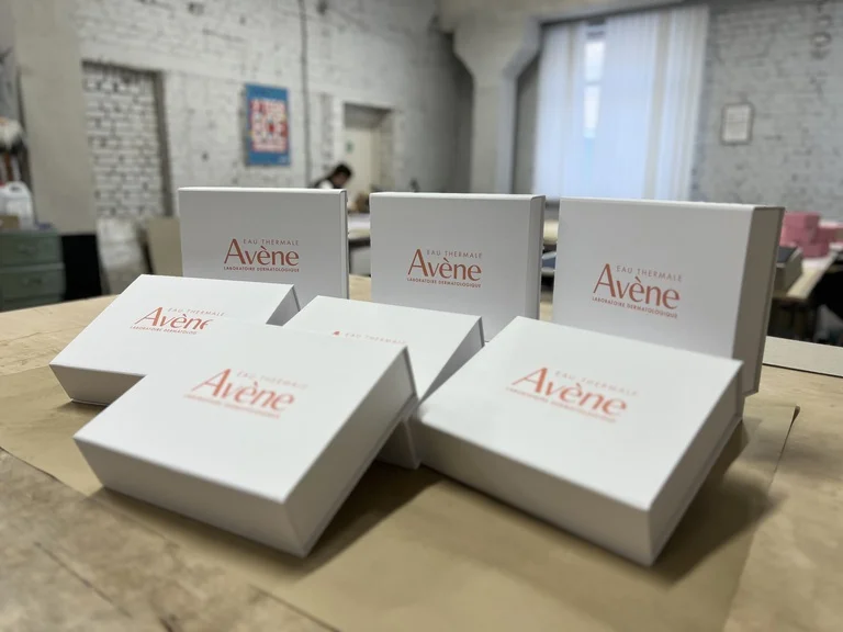 Коробки для косметики Avene