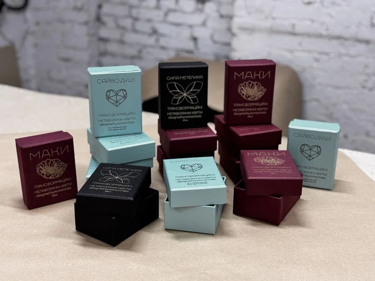 Бокси для метафоричних карт Komarchela