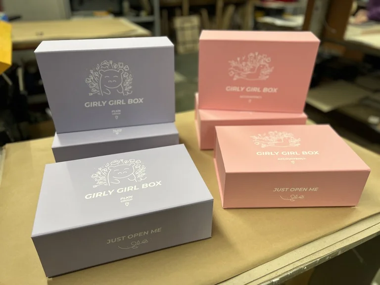 Коробки для пакування подарунків з логотипом Girly Girl Box