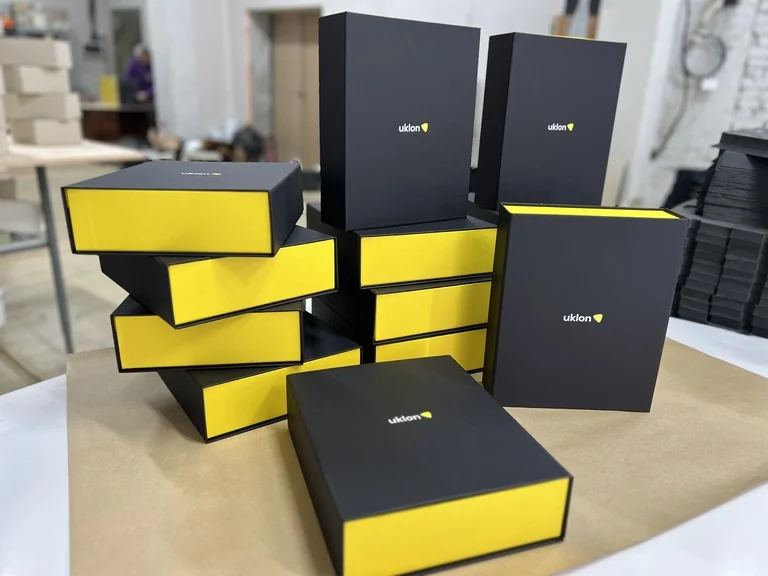 Коробки для статуеток Uklon