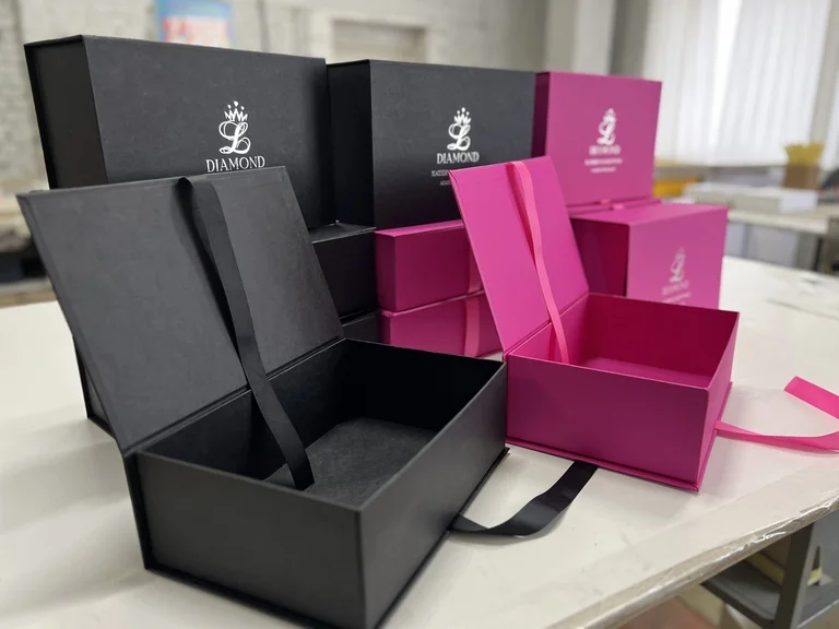 Коробки для подарунків Kateryna Pazynych