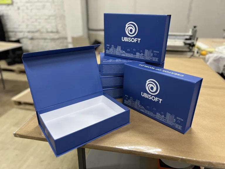 Коробки для подарунків на магнітах Ubisoft