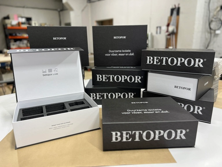 Коробки з ложементом з логотипом BETOPOR