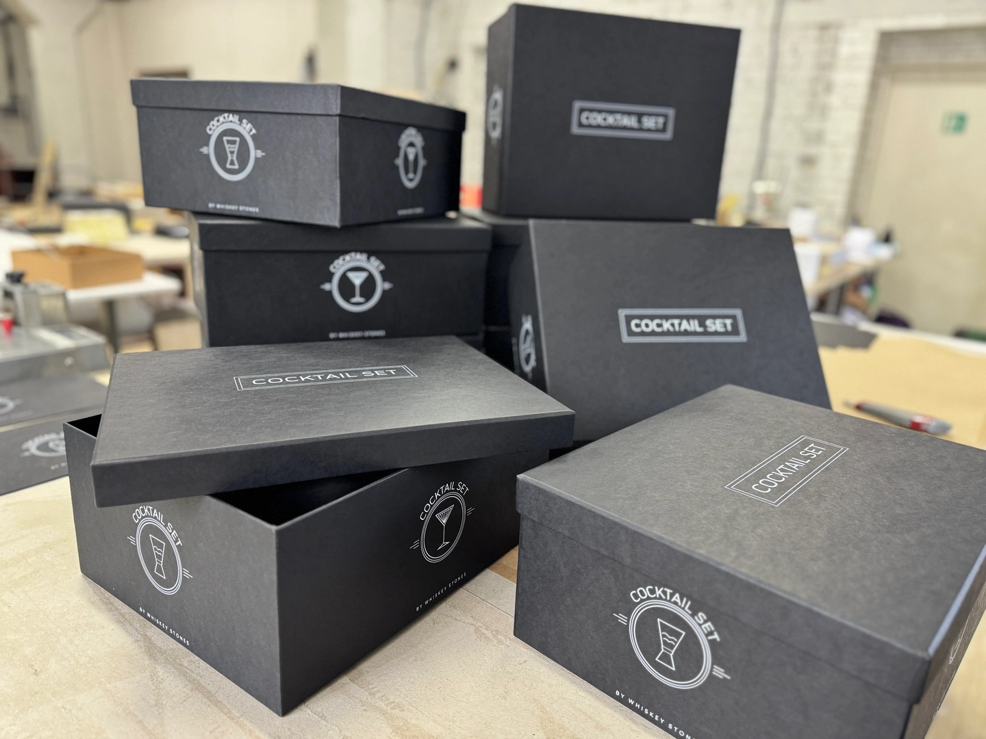 Чорні коробки для подарункових наборів Whiskey stones