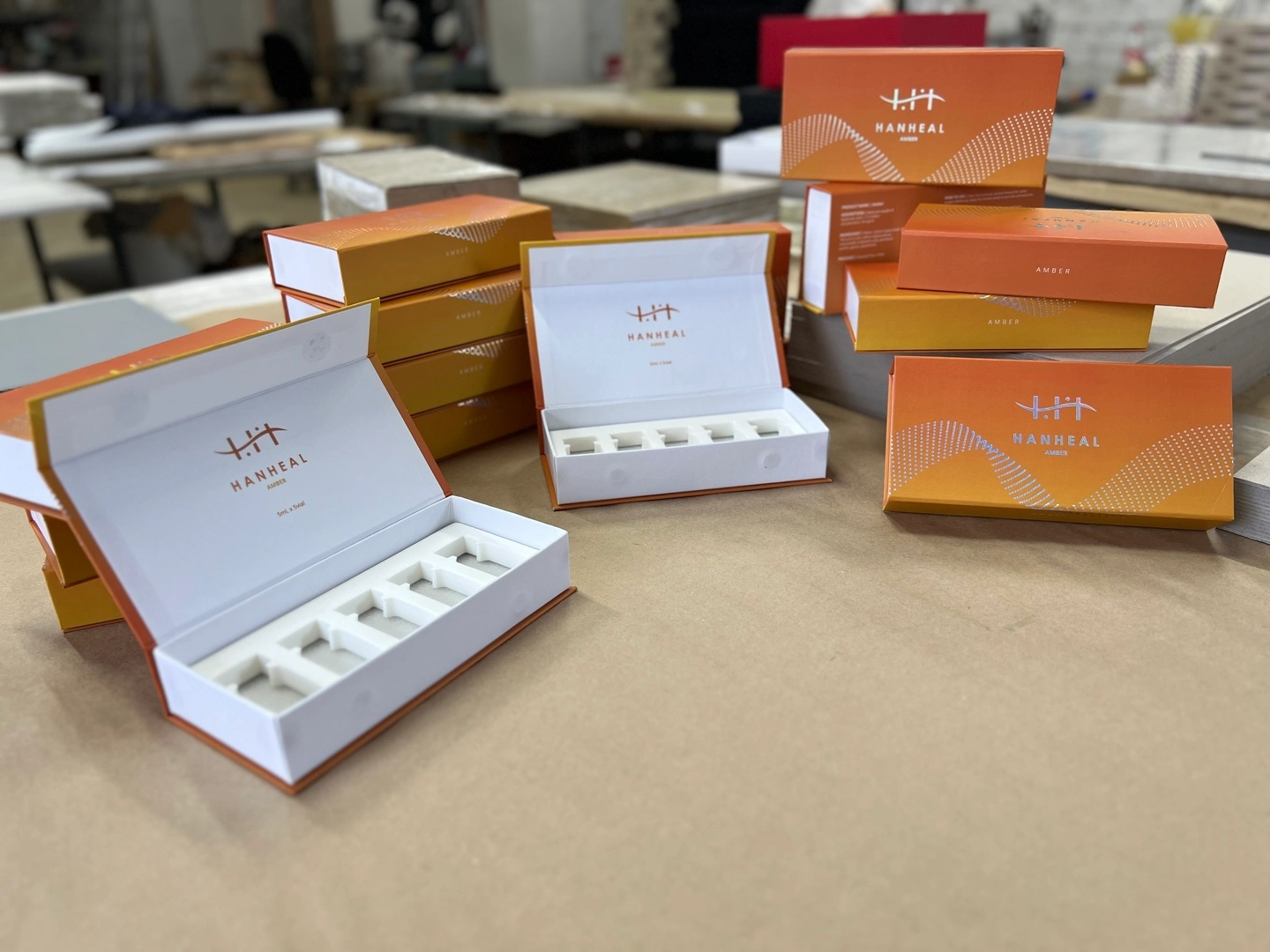 Коробка для косметики с полноцветной печатью и ложементом под заказ Hanheal
