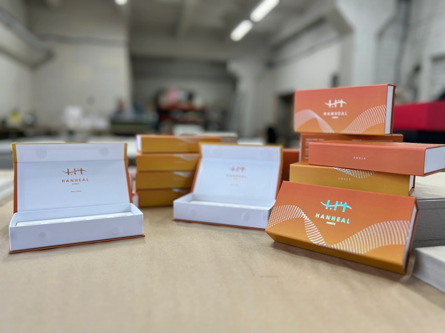 Коробка для косметики з голографічною фольгою Hanheal