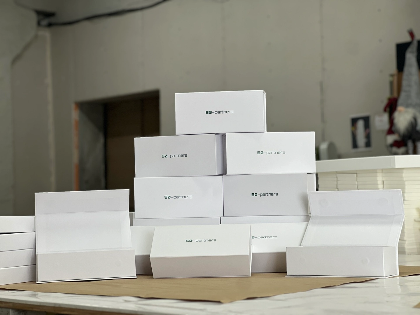 Коробки для пакування окулярів 50 partners