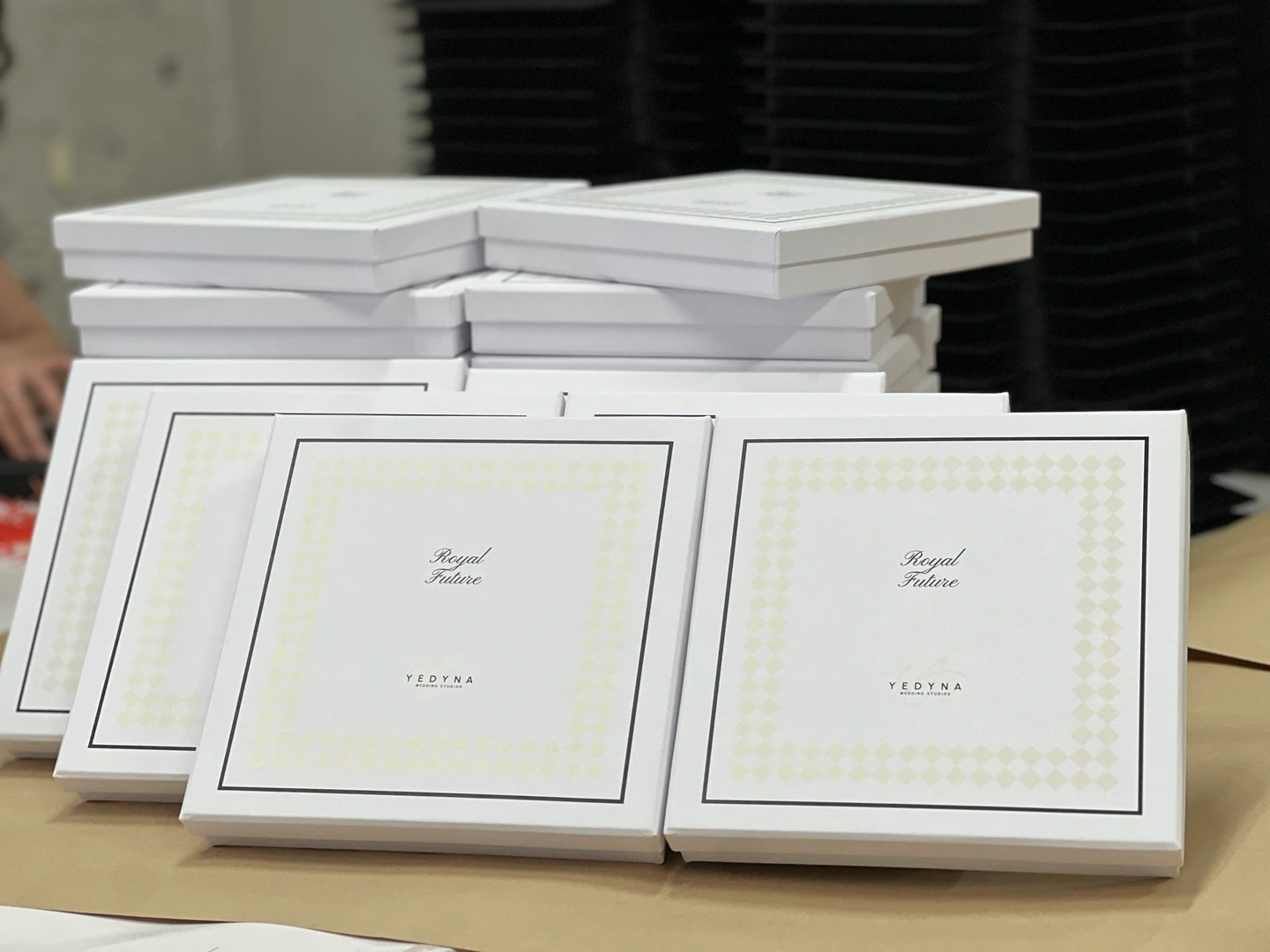 Коробки на весілля Royal Future