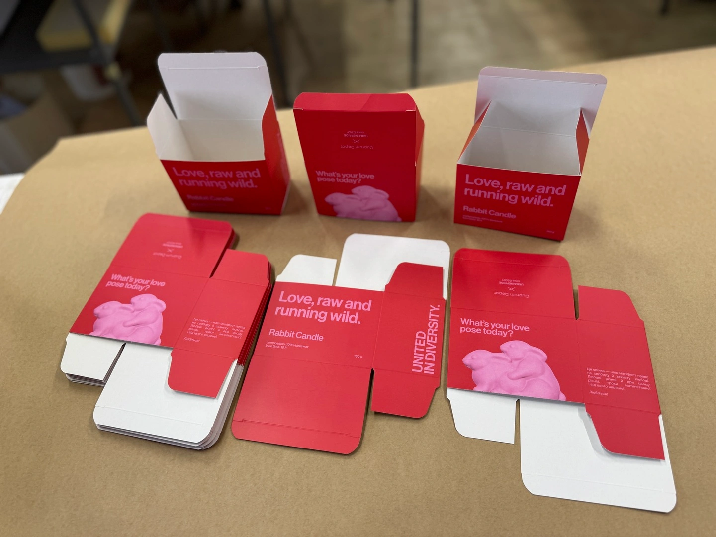 Red self-assembly candle boxes with one glue valve Love