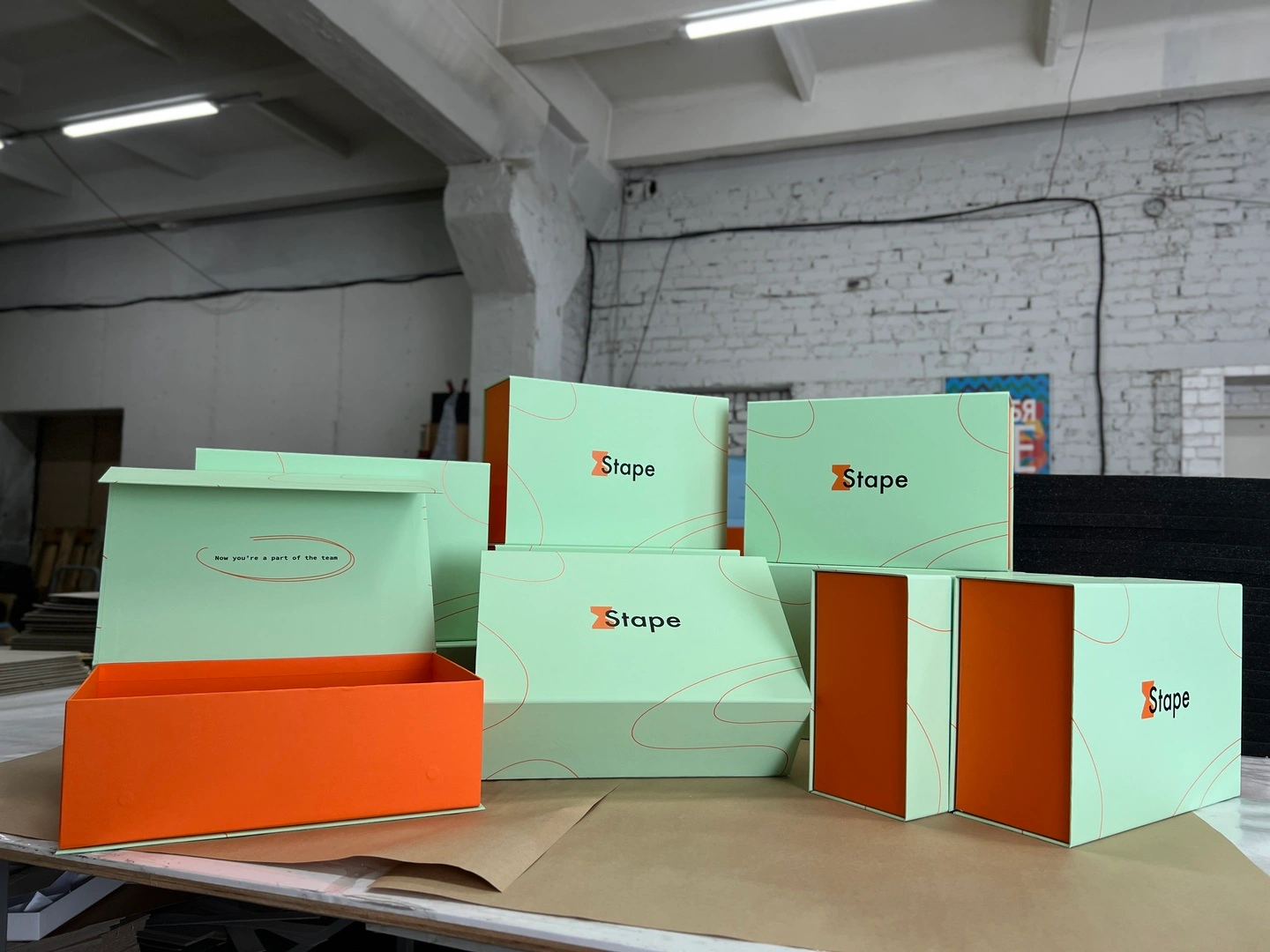 М'ятні коробки на магніті з логотипом Stape