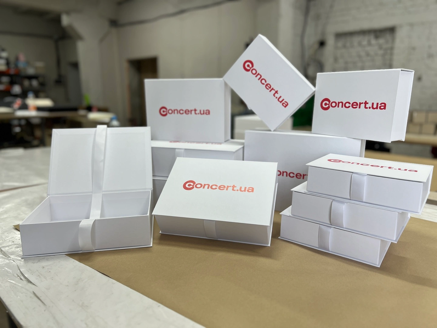 Коробки для пакування подарунків Concert.ua