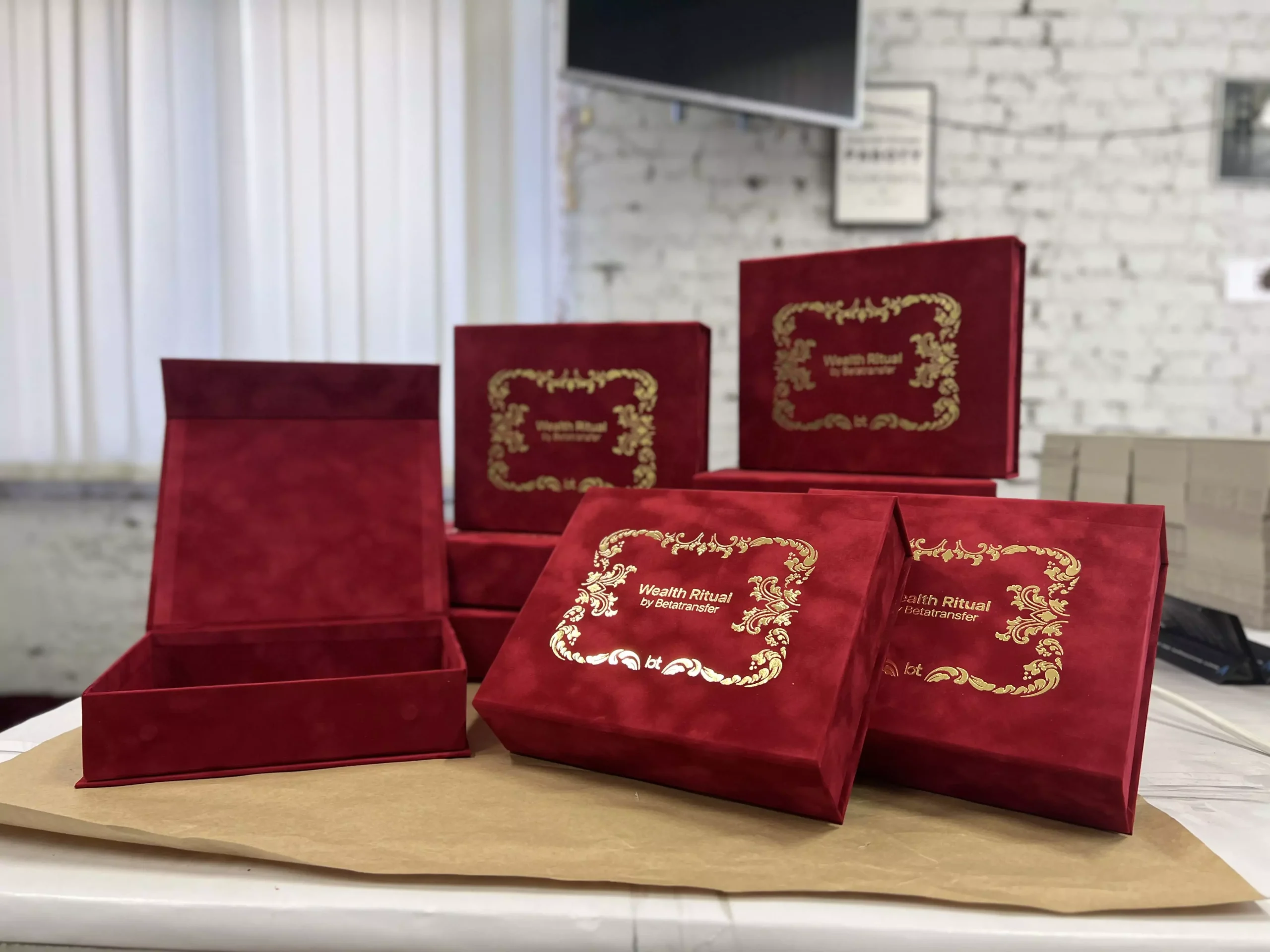 Коробки для пакування подарункових наборів