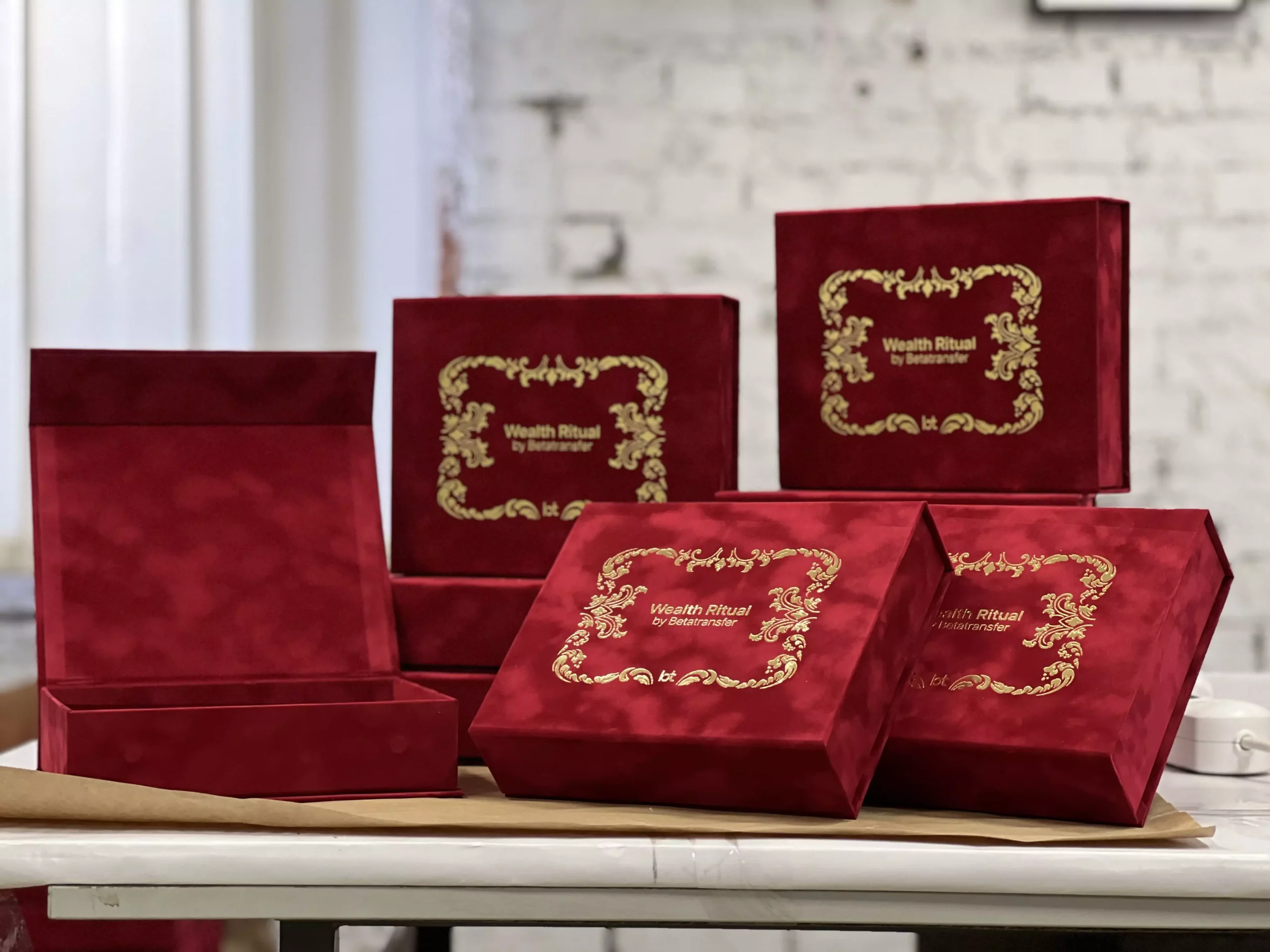 Коробки для пакування подарункових наборів