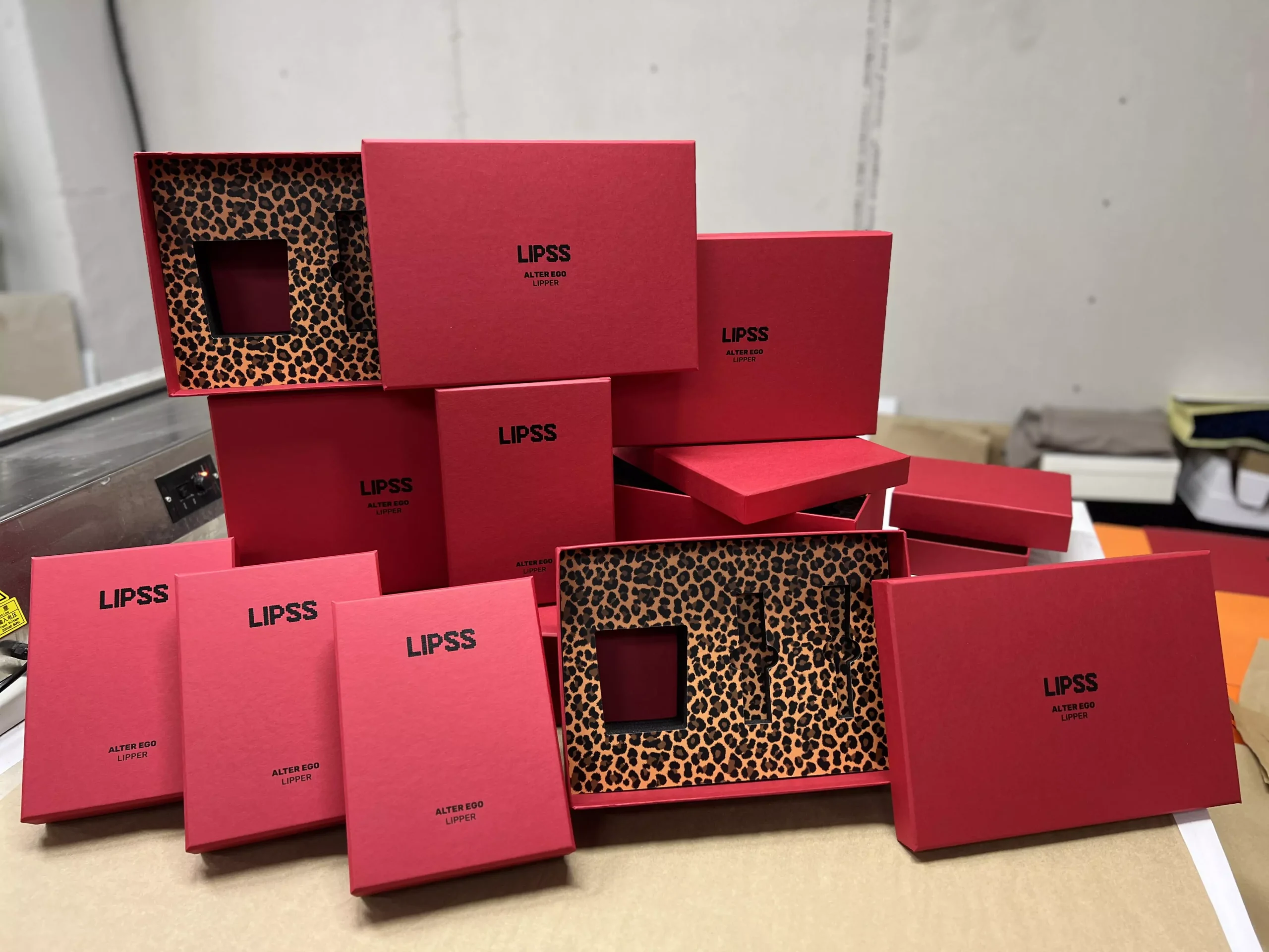 Коробки для пакування косметики — компанія LIPSS