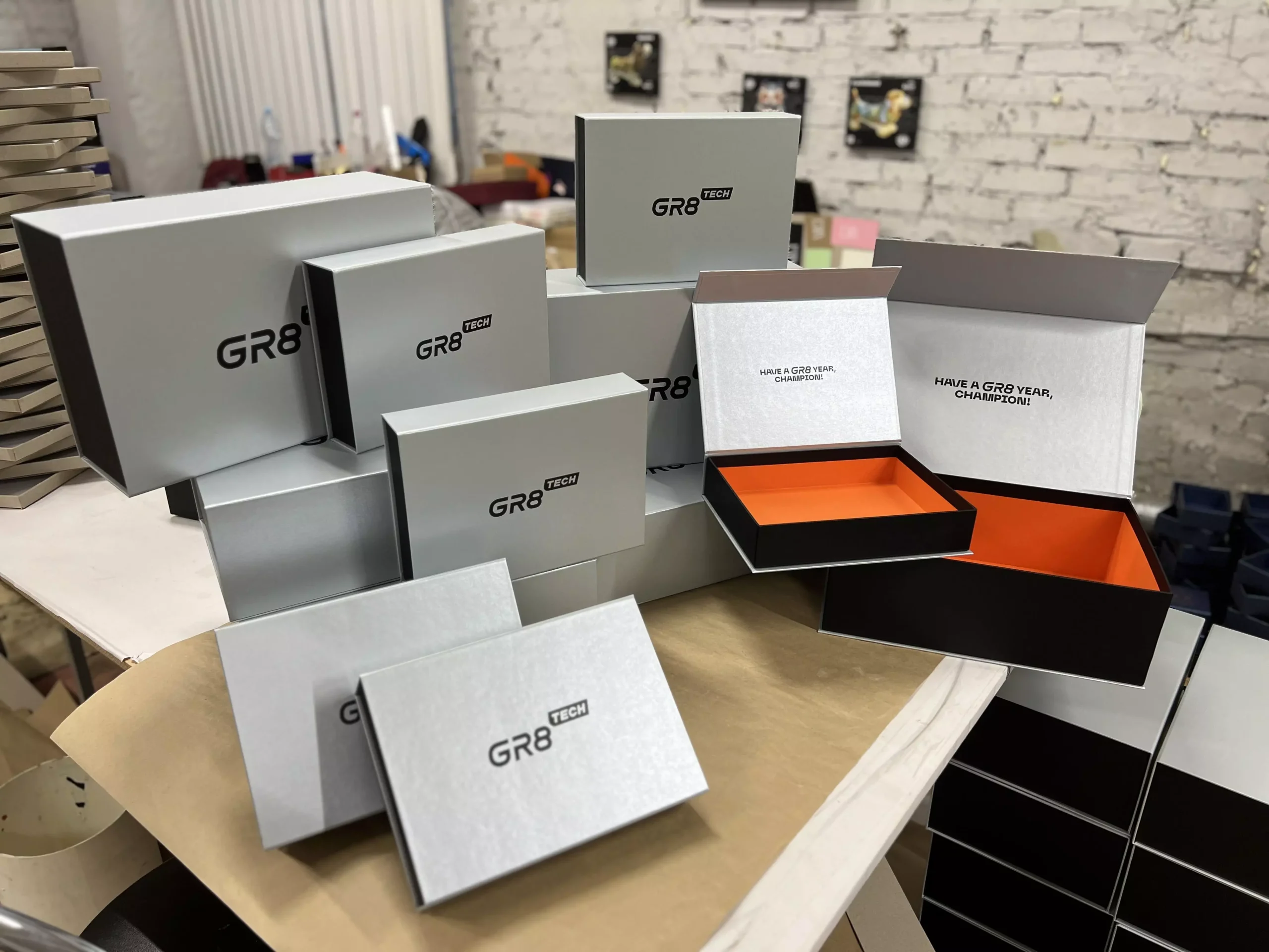 Коробки для подарунків. Компанія GR8 Tech