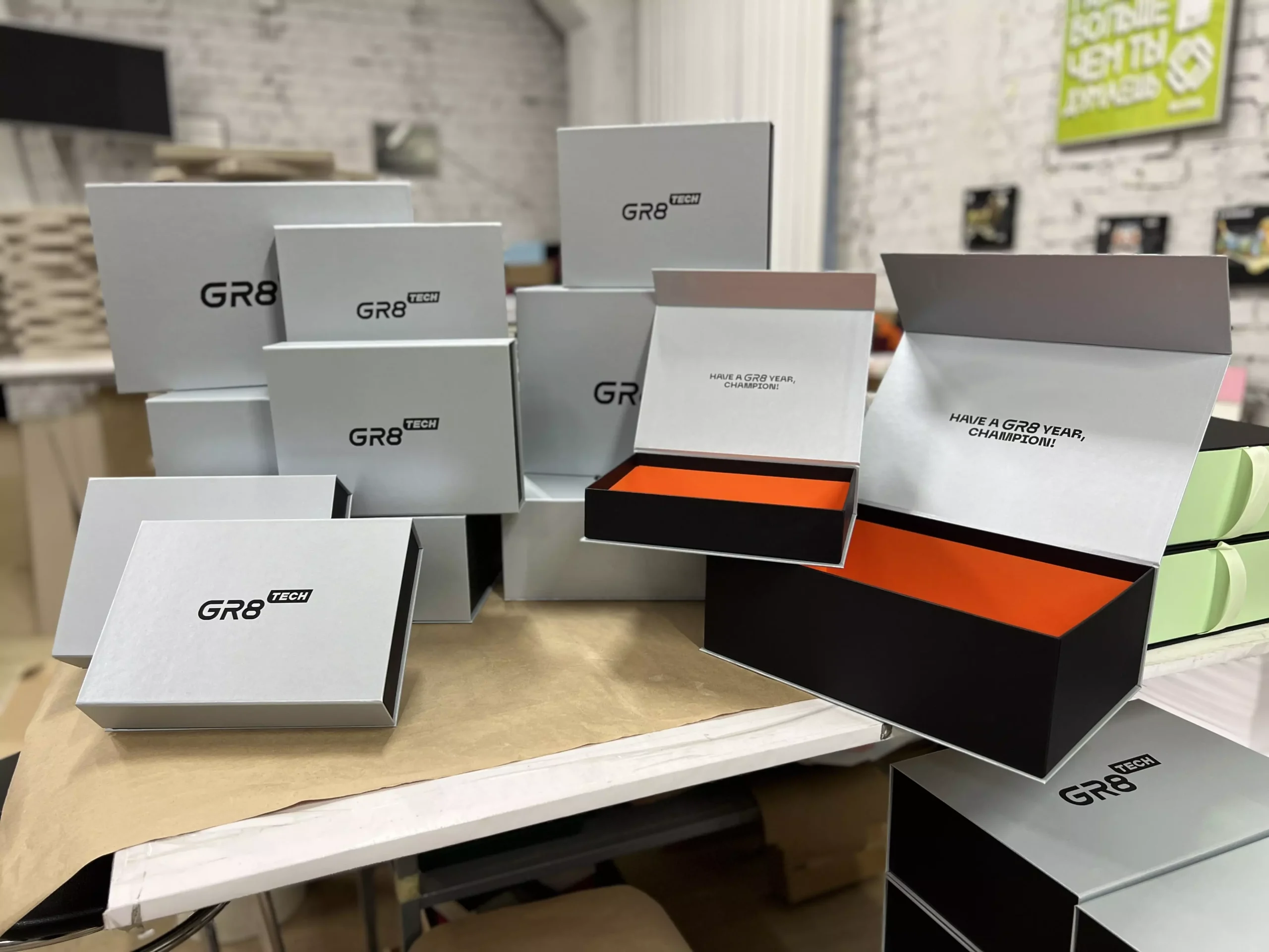 Коробки для подарунків. Компанія GR8 Tech