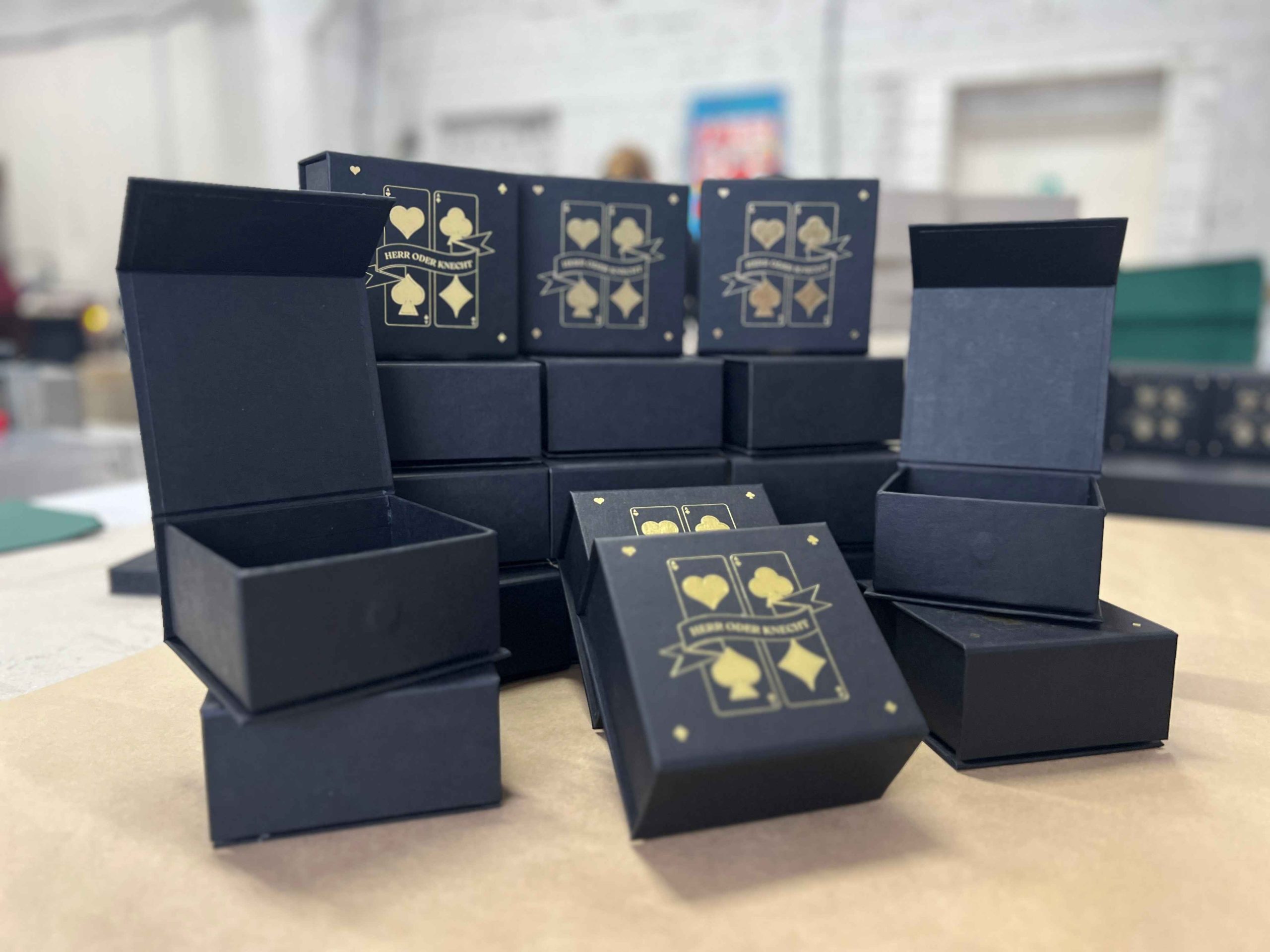 Коробки на магнітах для карт Послання роду 2