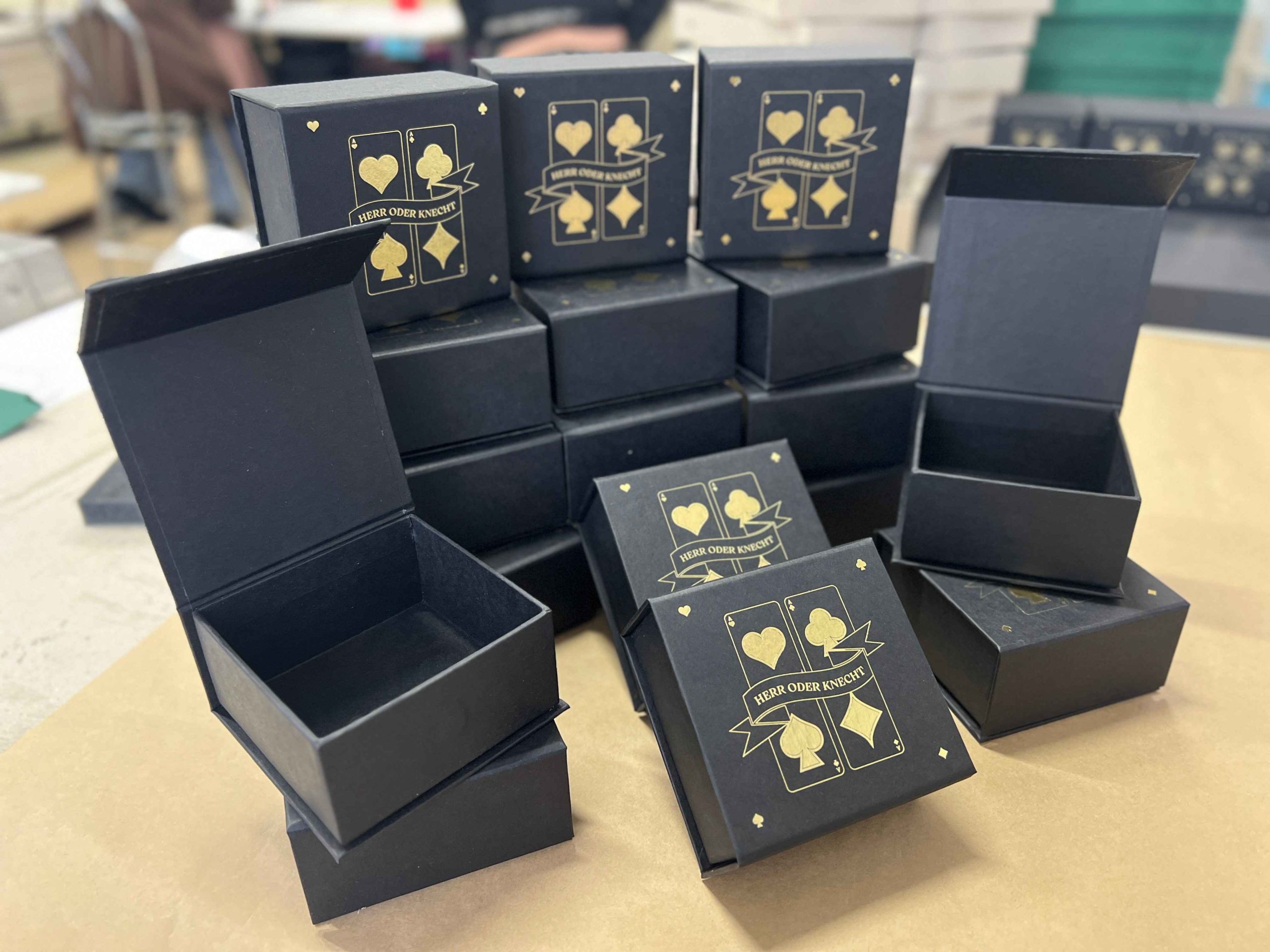 Коробки на магнітах для карт Послання роду 3