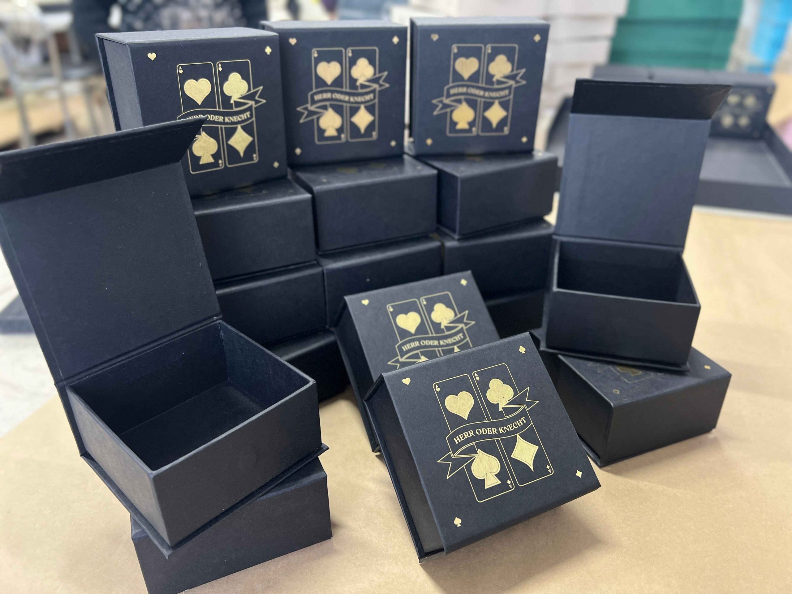 Коробки на магнітах для карт Послання роду 4