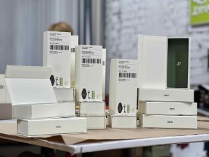 Коробки для пакування виробів. Компанія 044S. Конструкція коробки на магнітах