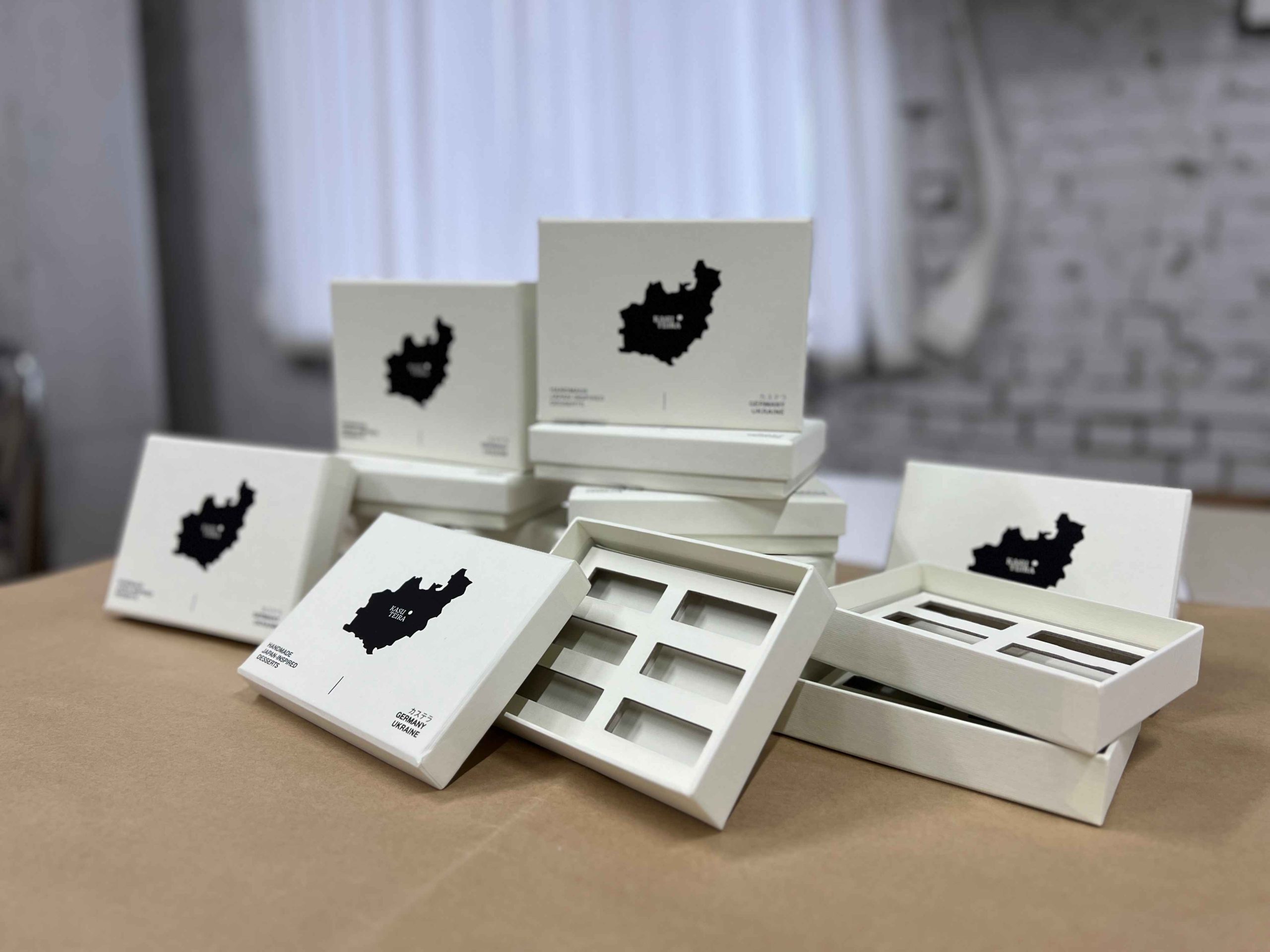 Коробки для цукерок з ложементом для Kasuteira 2