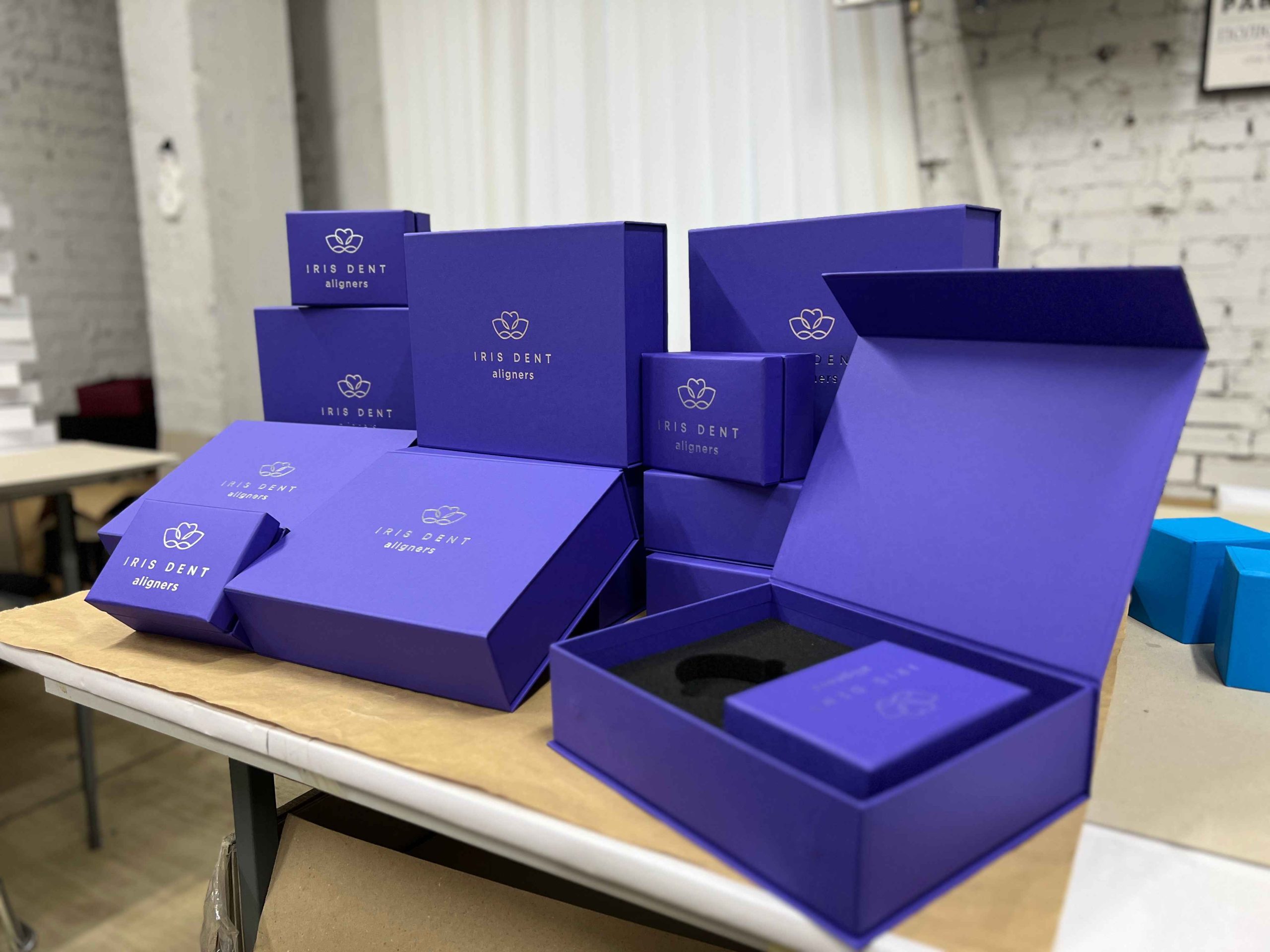 Брендовані коробки для пакування елайнерів Iris Dent 4