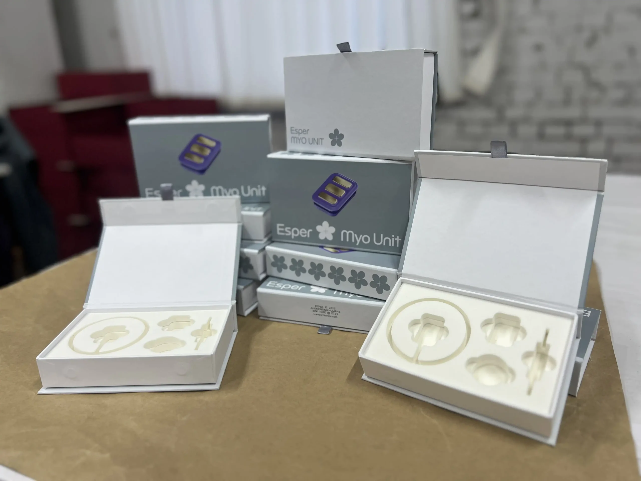 Коробки для пакування міосенсорів Esper Myo Unit