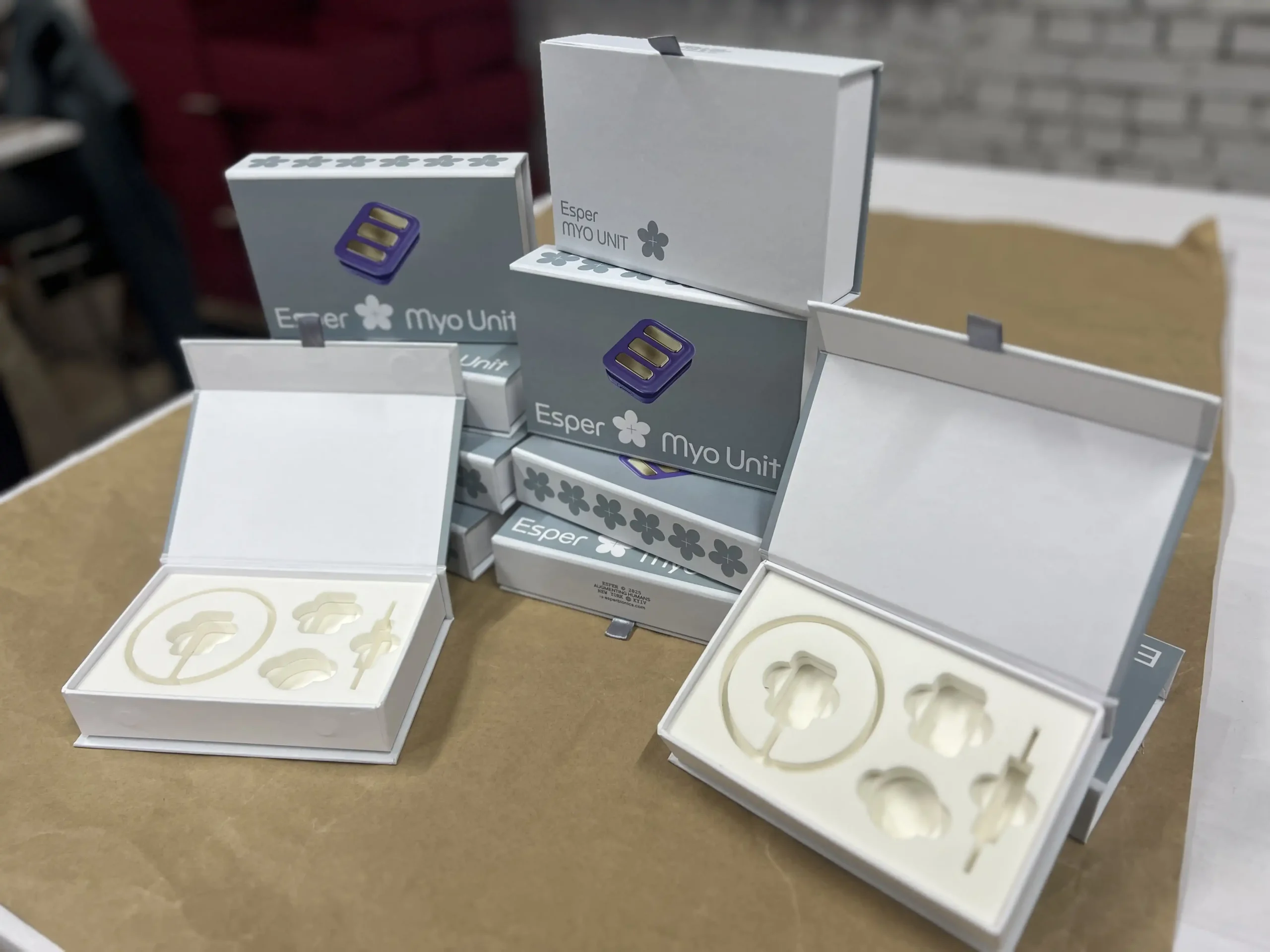 Коробки для пакування міосенсорів Esper Myo Unit