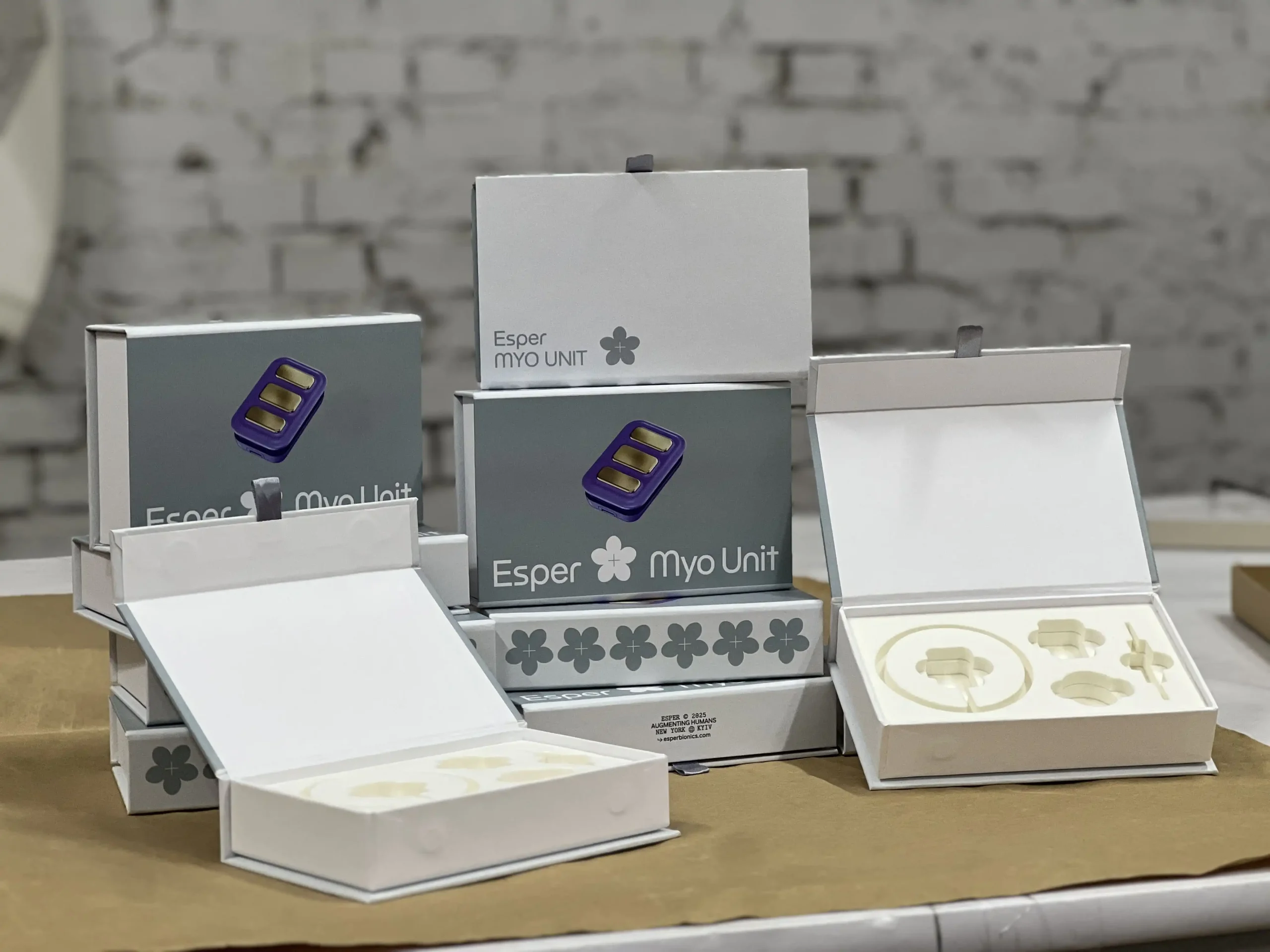 Коробки для пакування міосенсорів Esper Myo Unit