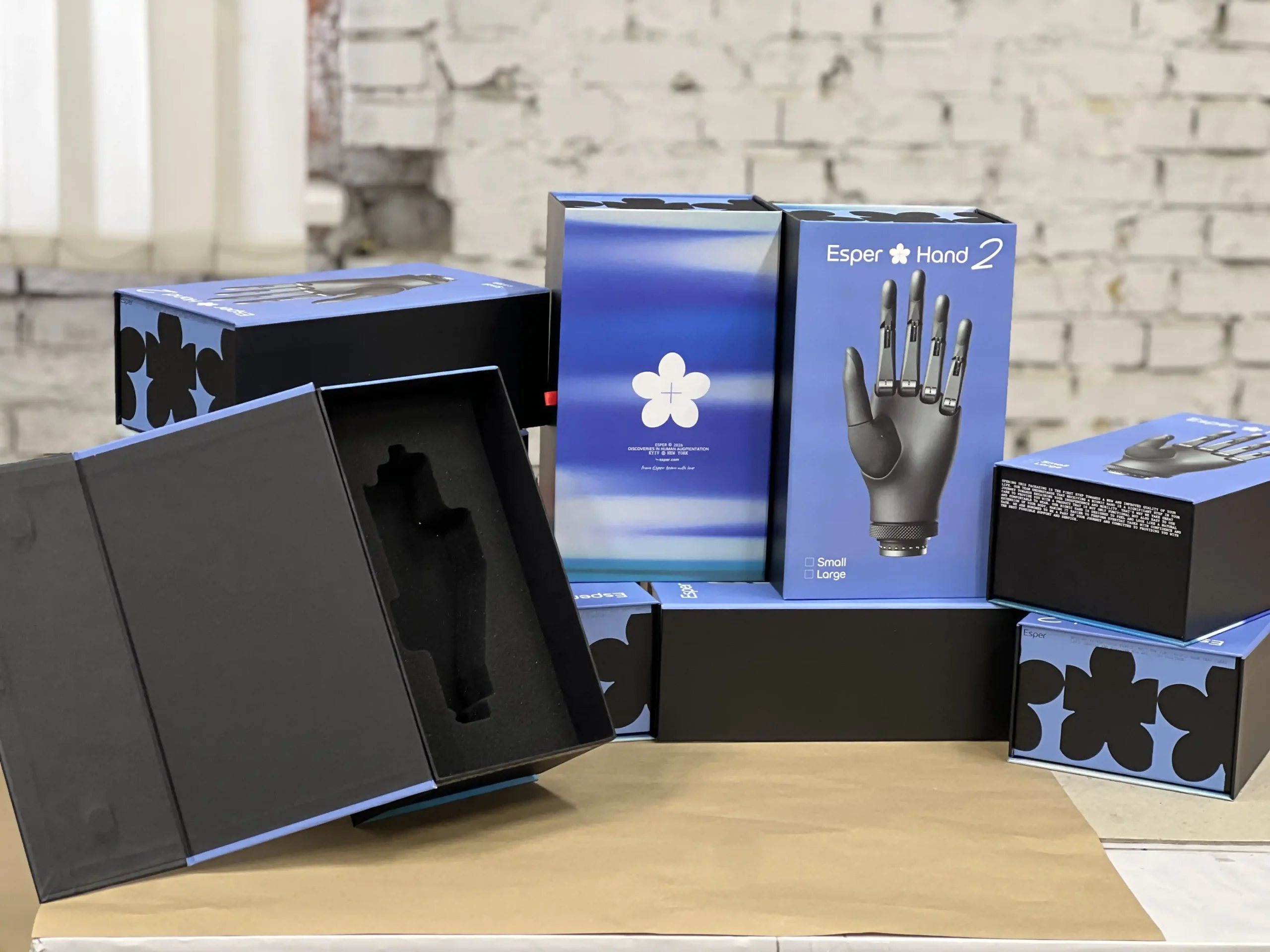 Коробки для пакування біонічних протезів Esper Hand