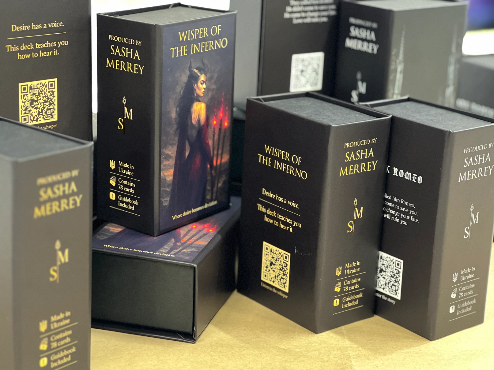 Коробки на магнітах для карт Sasha Merry — Виробництво Boxes