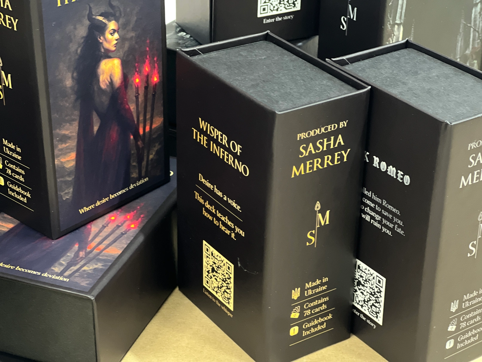 Коробки на магнітах для карт Sasha Merry — Виробництво Boxes